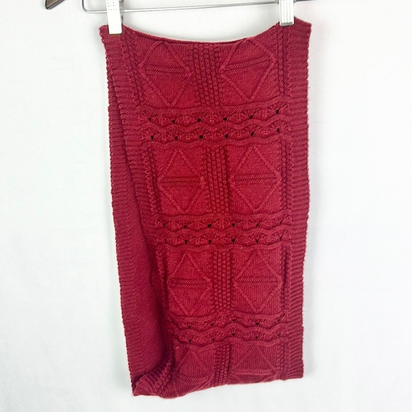 🌹❤️ Random Reds BUNDLE of 9 Scarves!! ❤️🌹 - Picture 15 of 16